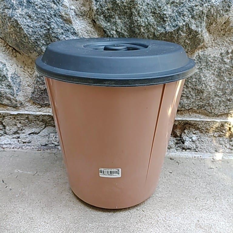 00438
